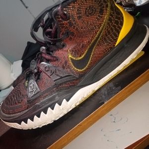 Nike Kyrie 7 Roswell Rayguns